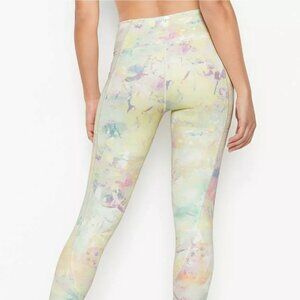VICTORIA'S SECRET Flow On Point Hi-Rise Pocket Incredible Essential Legging